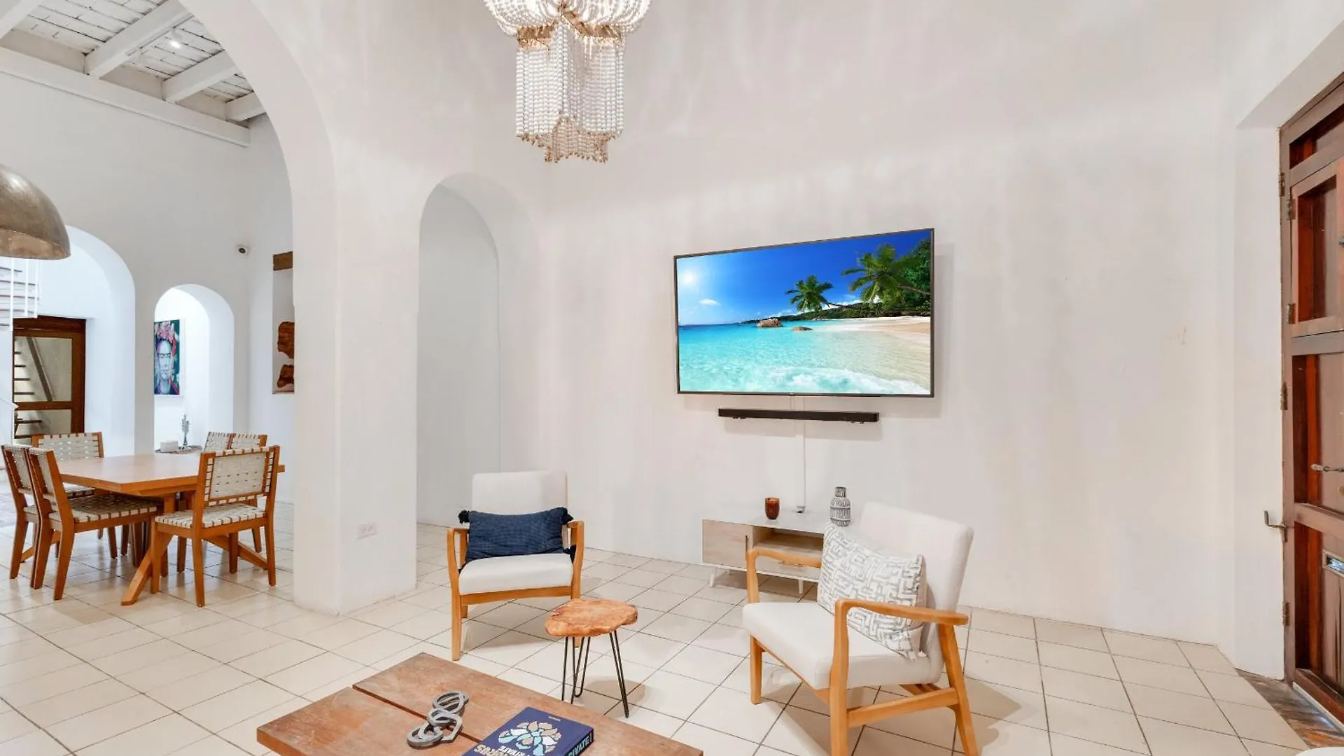 Spacious Colonial Gem With Artistic Flair Old San Juan Holiday home